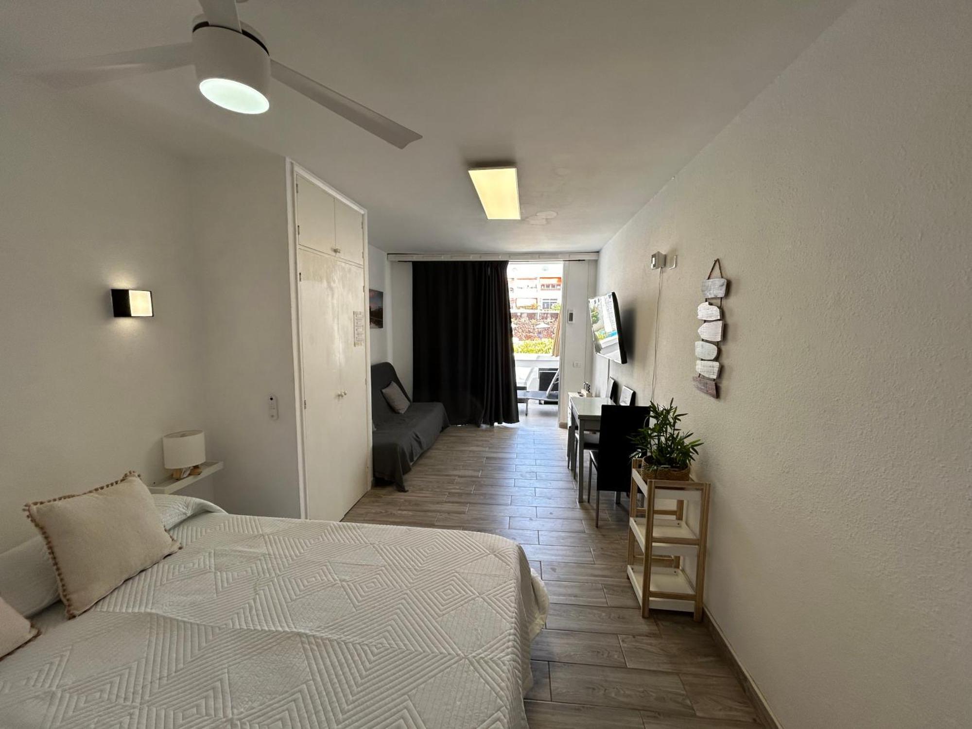 Sunny Apt With Terrace Coastal Area South Arona Arona  Extérieur photo