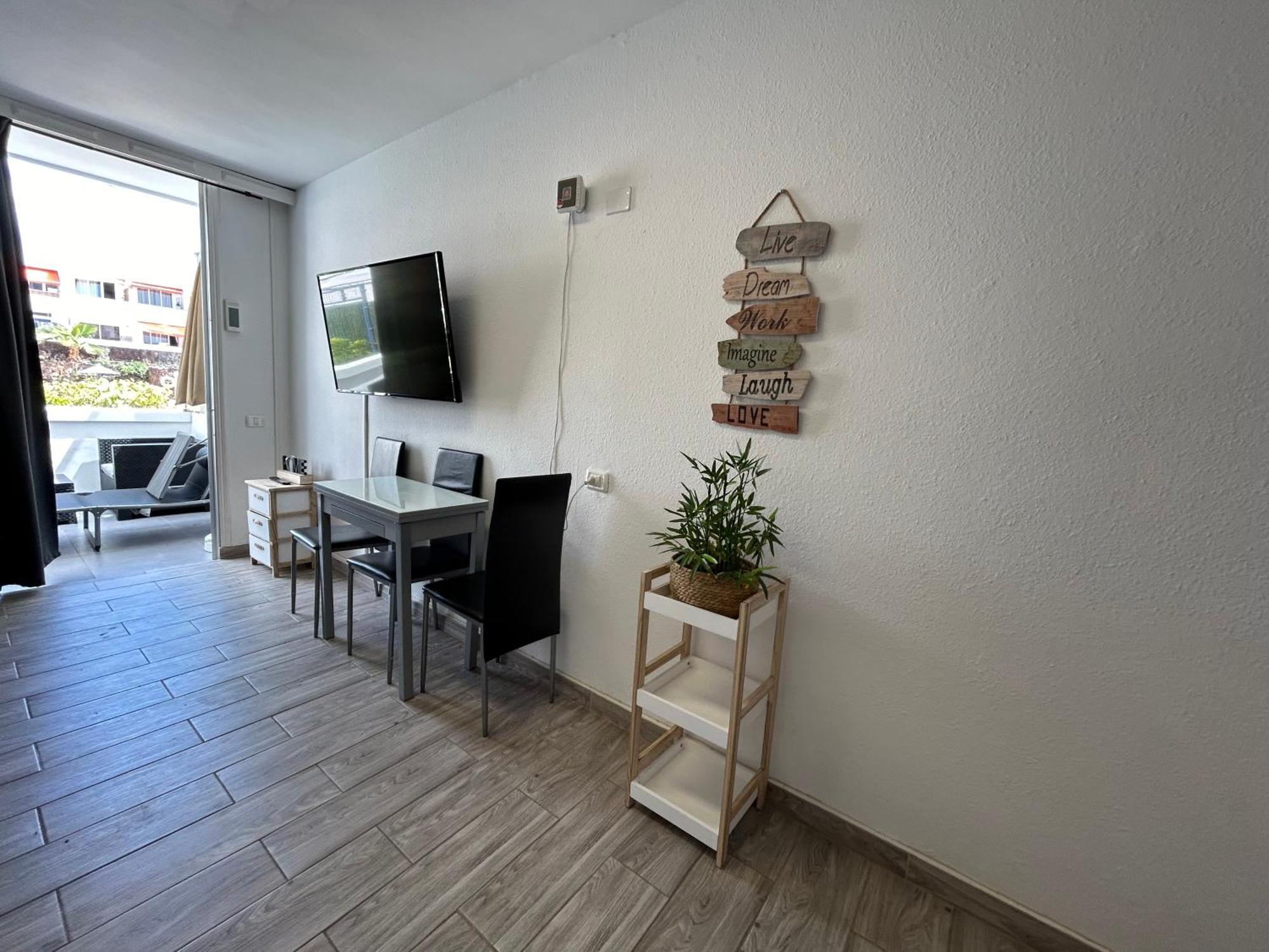 Sunny Apt With Terrace Coastal Area South Arona Arona  Extérieur photo